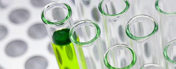 Test tubes with green liquid (c) Bill Oxford / unsplash.com